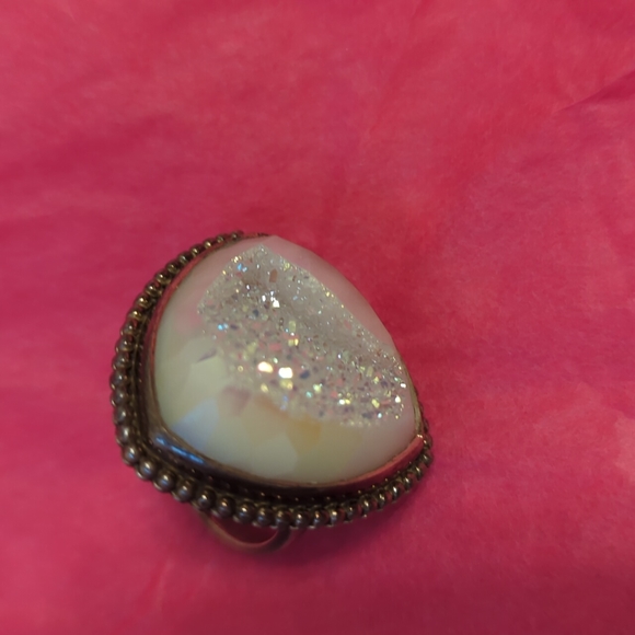 Druzy Quarts ring size 7 😍 - Picture 3 of 6
